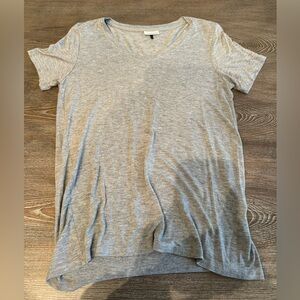 Gray tshirt
